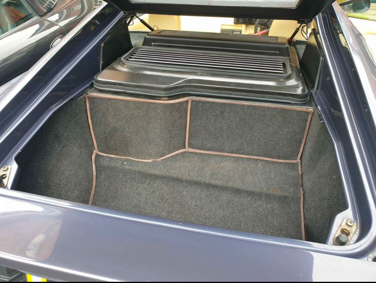 1989 Lotus Esprit Manual & Dark Blue - Image 3