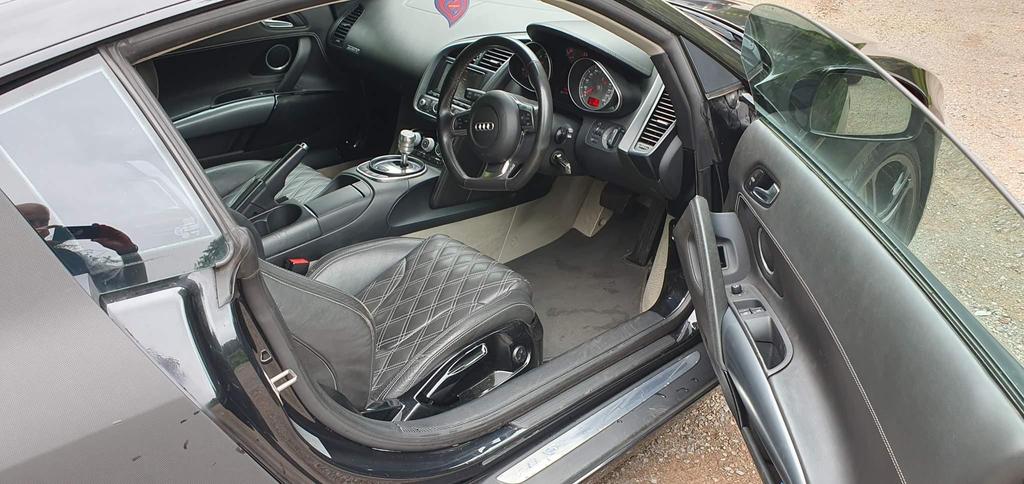 2007 Audi R8 Automatic & Back ( UK) - Image 7